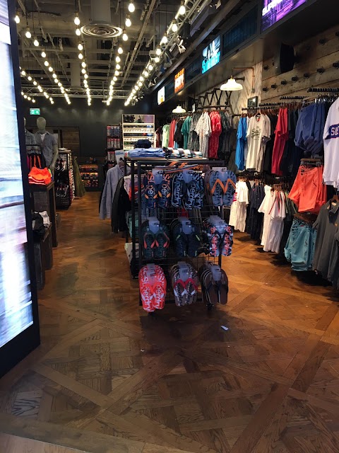 Superdry Heathrow Airport