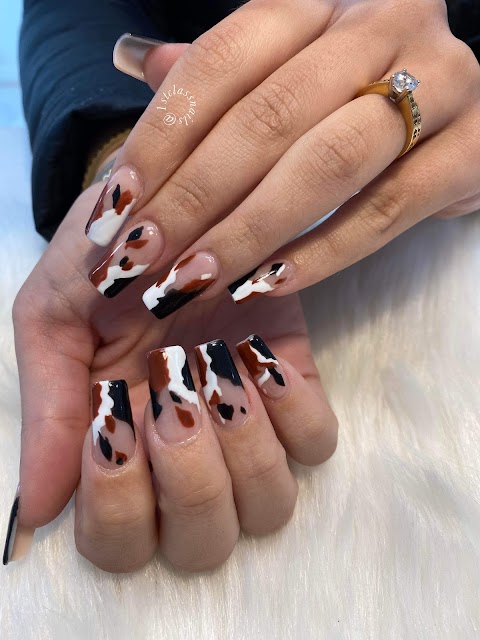 1st Class Nails and Beauty