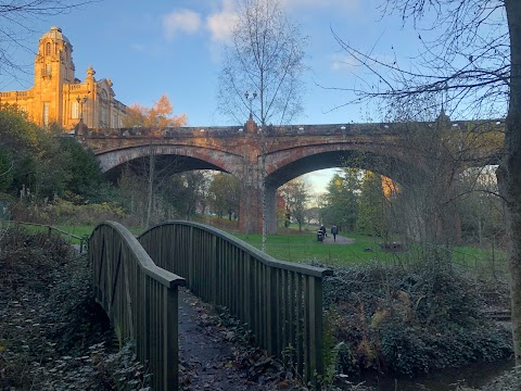 Cadzow Glen Gates