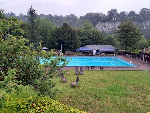 New Bath Hotel lido