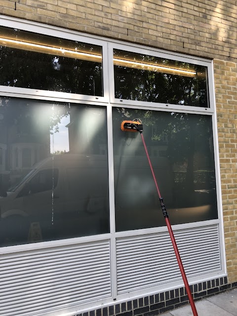 R2R Window & gutter Cleaning West London