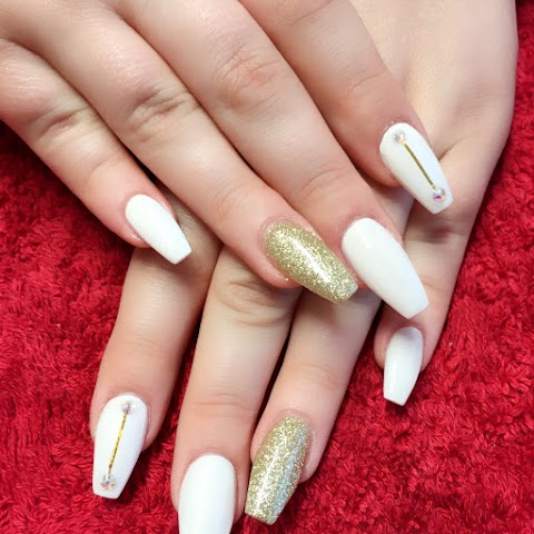 Chic Nails