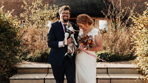 aPad4Paws&Co & Dog Chaperone At Weddings