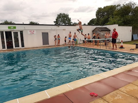 Woodstock Open Air Pool