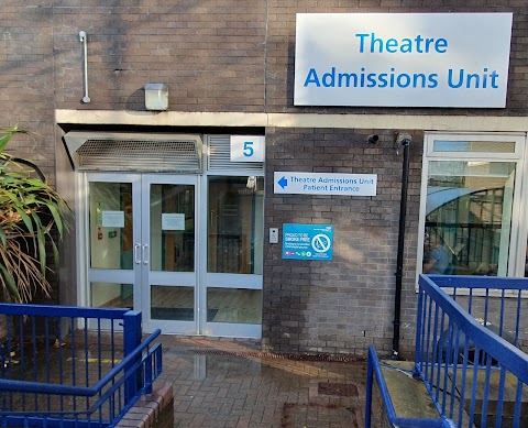 Royal Hallamshire Hospital Theatre Admissions Unit