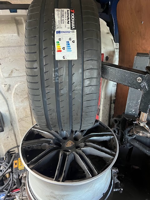 YellowTyres Mobile Car Tyre Fitting London Essex Kent