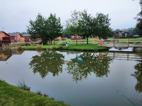 Yaxham Waters Holiday Park