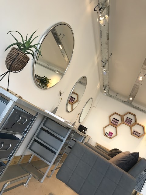 Roberts & Gray Hairdressing