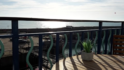 Seaview Apartment Brighton Marina