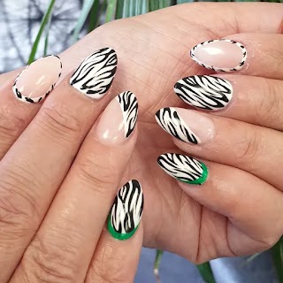 Van's Nails and Beauty