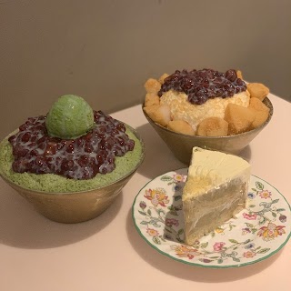 Cake & Bingsoo Cafe