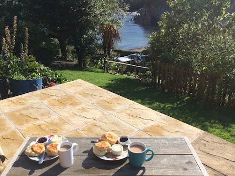 Talland Beach Cottages