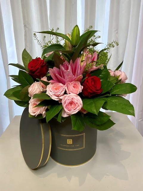 Selena's Contemporary Flowers