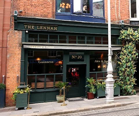 Lennan's Yard - Pub, Bar & Restaurant