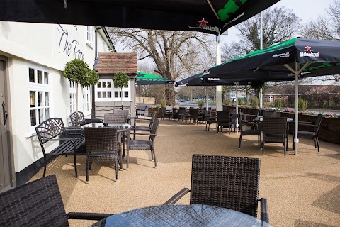 The Rose Shenfield - Bar & Dining