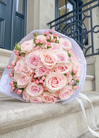 Flower Delivery London - Beaucoup London | Luxury Floral Design Studio