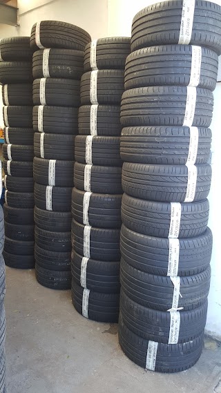 L&R Tyres Garage