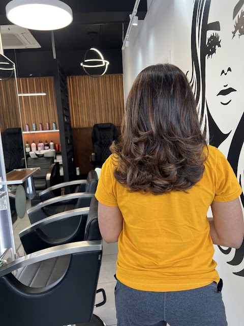 KAPIL STUDIO HAIR SPA & BEAUTY