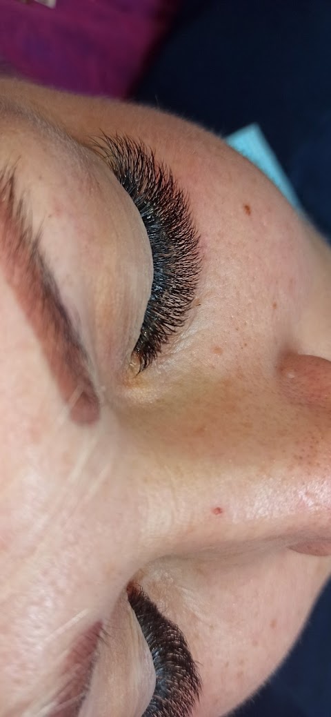 Tati lash studio