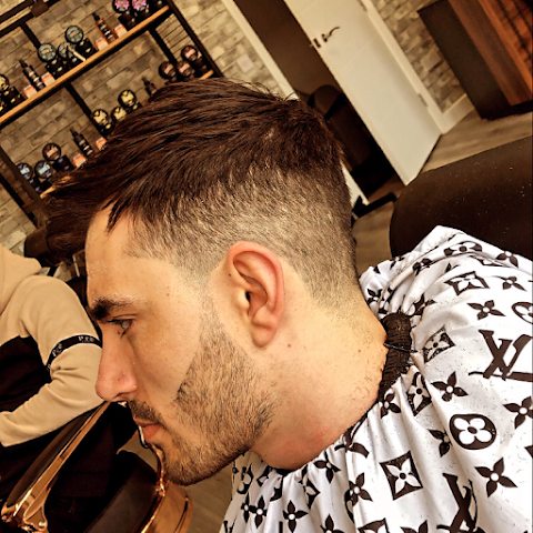 Razor barber(Traditional Turkish Barber)