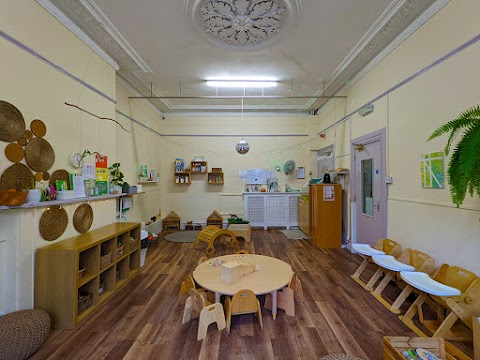 Magic Roundabout Nursery Bristol - Day Nursery and Preschool (3 months to 5 years old)