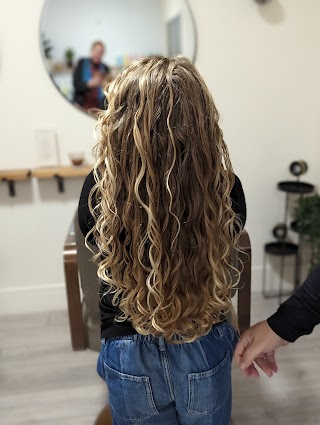 Kinson Curly Hair Studio