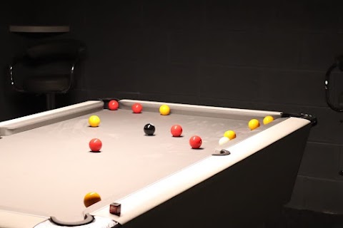 Nullys pool rooms