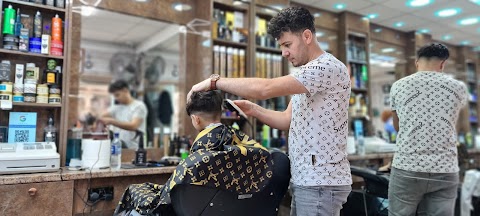 GALLERY BARBERS LEEDS market