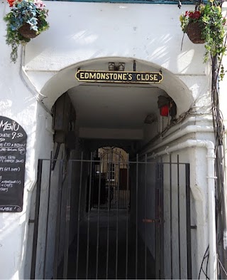 Edmonstone's Close Apartment