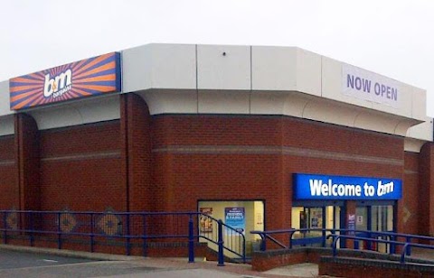 B&M Store