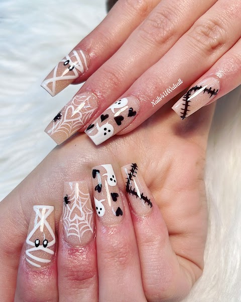 NAILS 4 U