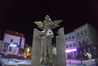 Пам’ятний знак, присвячений Героям Небесної Сотні та учасникам бойових дій на сході України