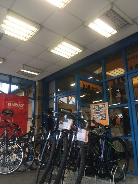 Halfords - East Dereham