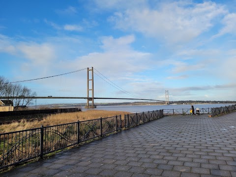 Waters' Edge Country Park & Visitor Centre