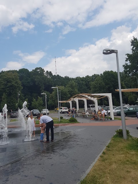 Пам'ятник льотчикам-визволителям міста