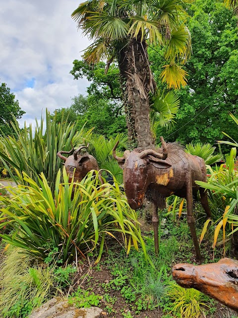 Akamba Tropical House and Aviary