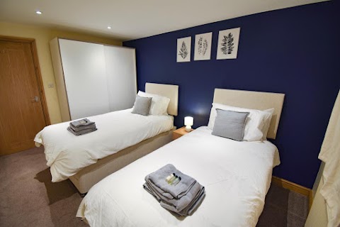 Select Short Stays - 1 & 2 Bedroom Serviced Apartments