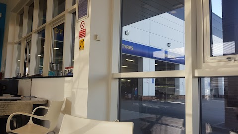 Kwik Fit - Leeds - Gelderd Road