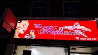 Mini nail bar