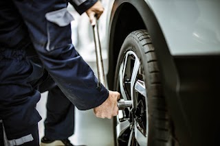 Simon Tyre Services - Garage & Mobile Tyres Fitting Swansea