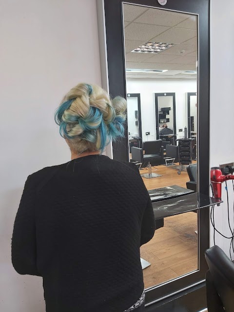 Salon 11 - Bolton Hairdressers & Beauticians