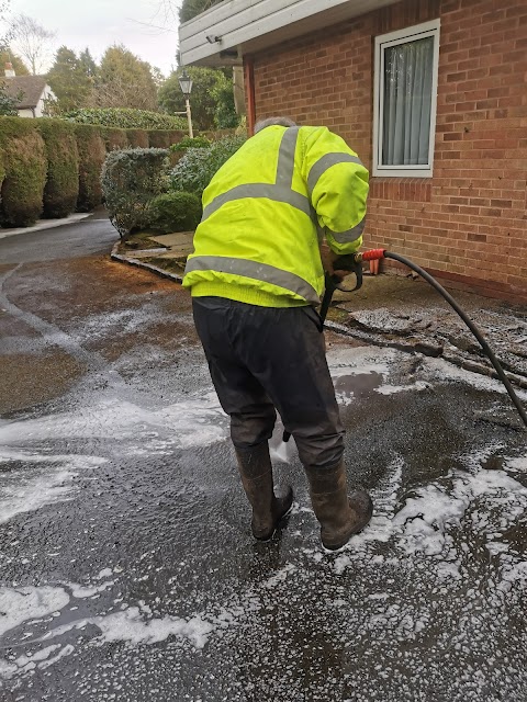 jet wash cleaning manchester