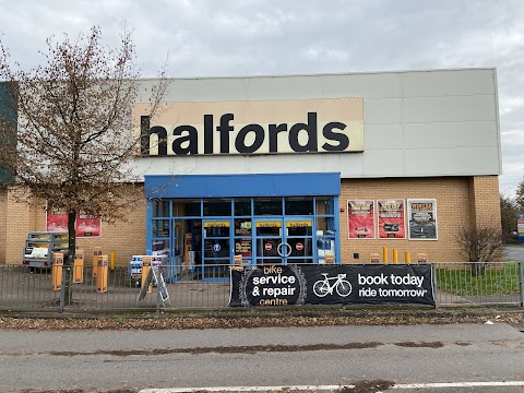 Halfords - Frome