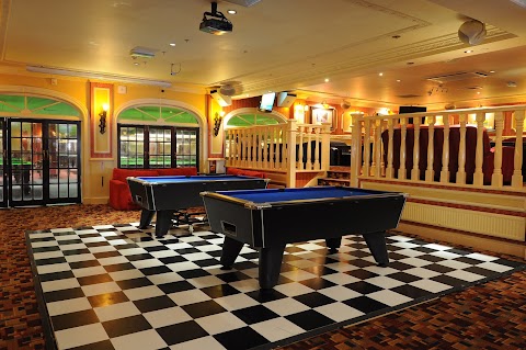 Barratts Snooker Club & Bar