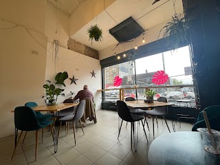 Urban Jungle Brunch Room