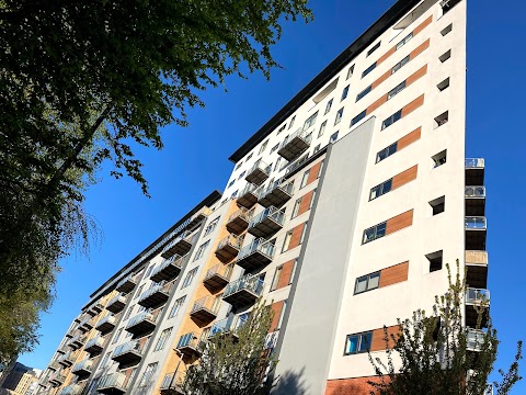 XQ7 Apartments