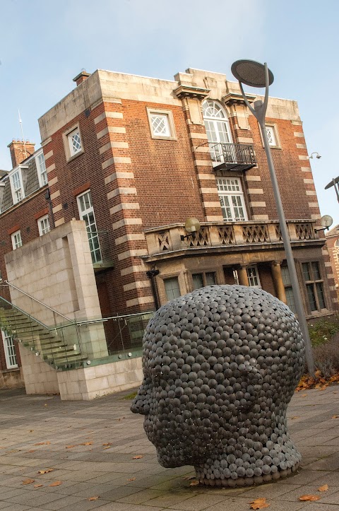 Hull University Business School