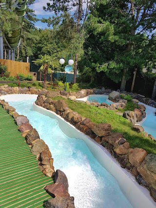 Wild Water Rapids at Subtropical Swimming Paradise