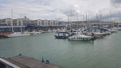 Five Guys Brighton Marina