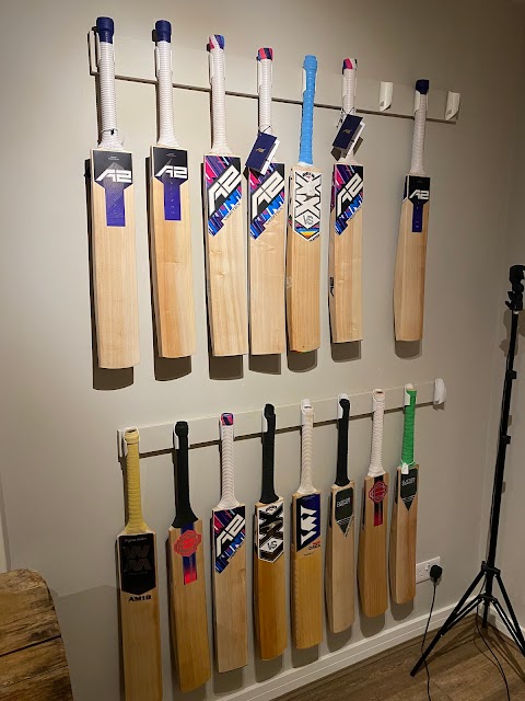 Custom Cricket 201